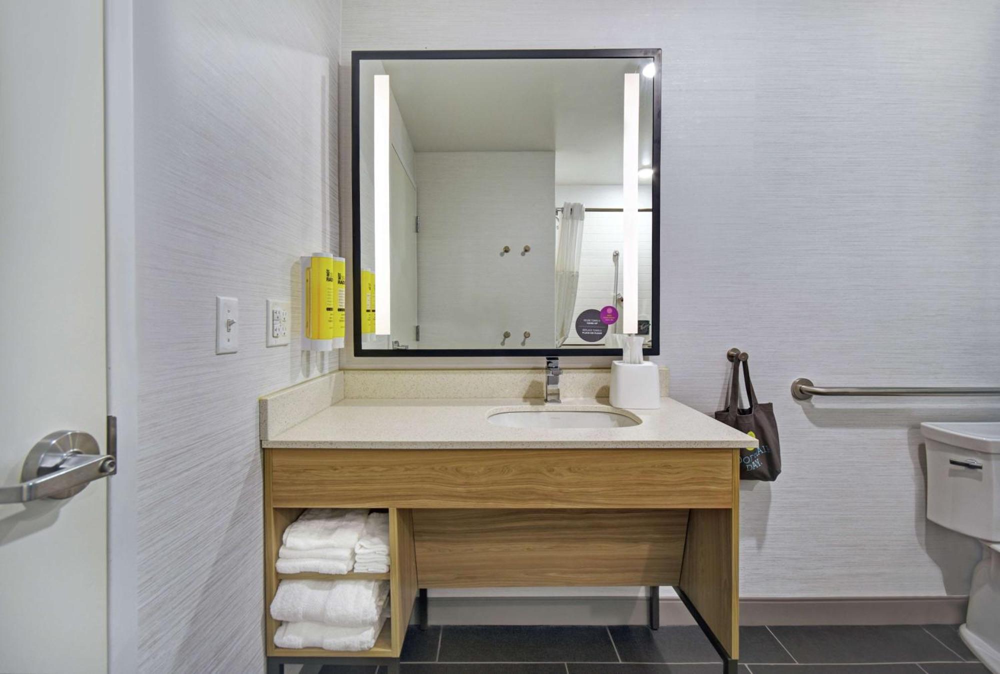 Tru By Hilton Grand Rapids Airport Hotell Kentwood Eksteriør bilde