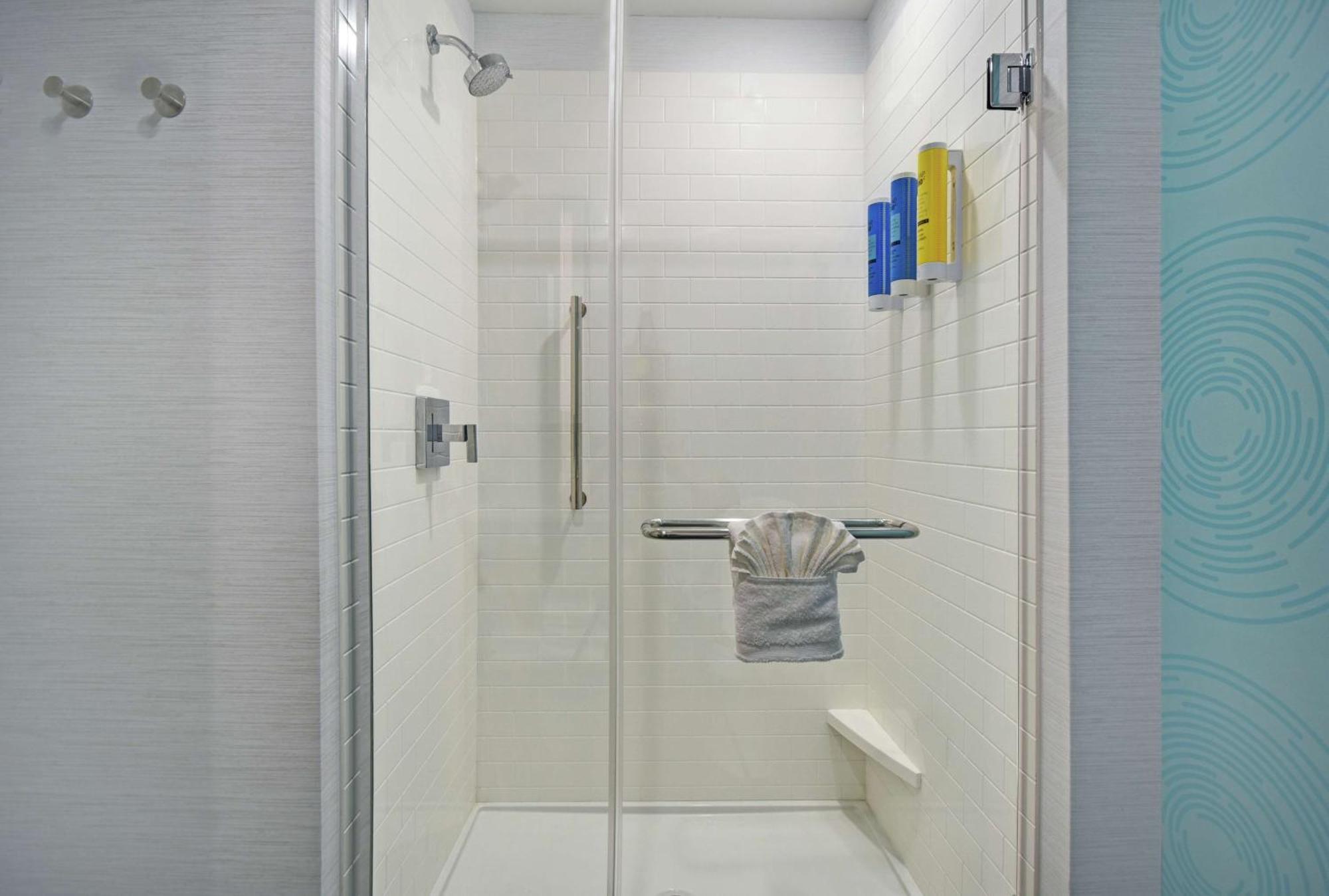 Tru By Hilton Grand Rapids Airport Hotell Kentwood Eksteriør bilde